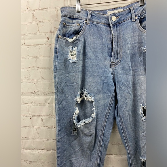 Almost Famous Jeans Juniors Size 11 Womens Size 8 Distressed Cropped - Picture 6 of 8